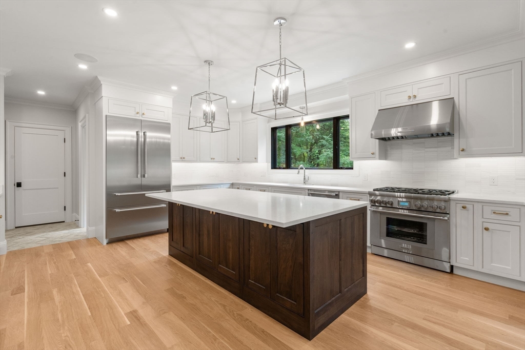 Westwood, Massachusetts, 02090, United States, 5 Bedrooms Bedrooms, ,5 BathroomsBathrooms,Residential,For Sale,1911878