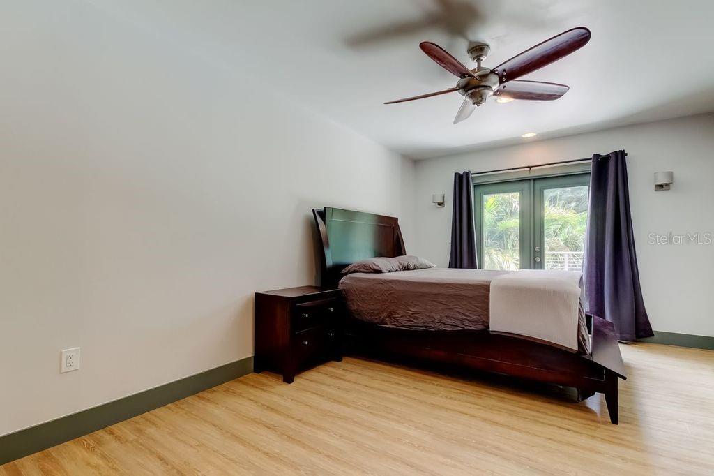 St Petersburg, Florida, 33701, United States, 3 Bedrooms Bedrooms, ,4 BathroomsBathrooms,Residential,For Sale,1895671
