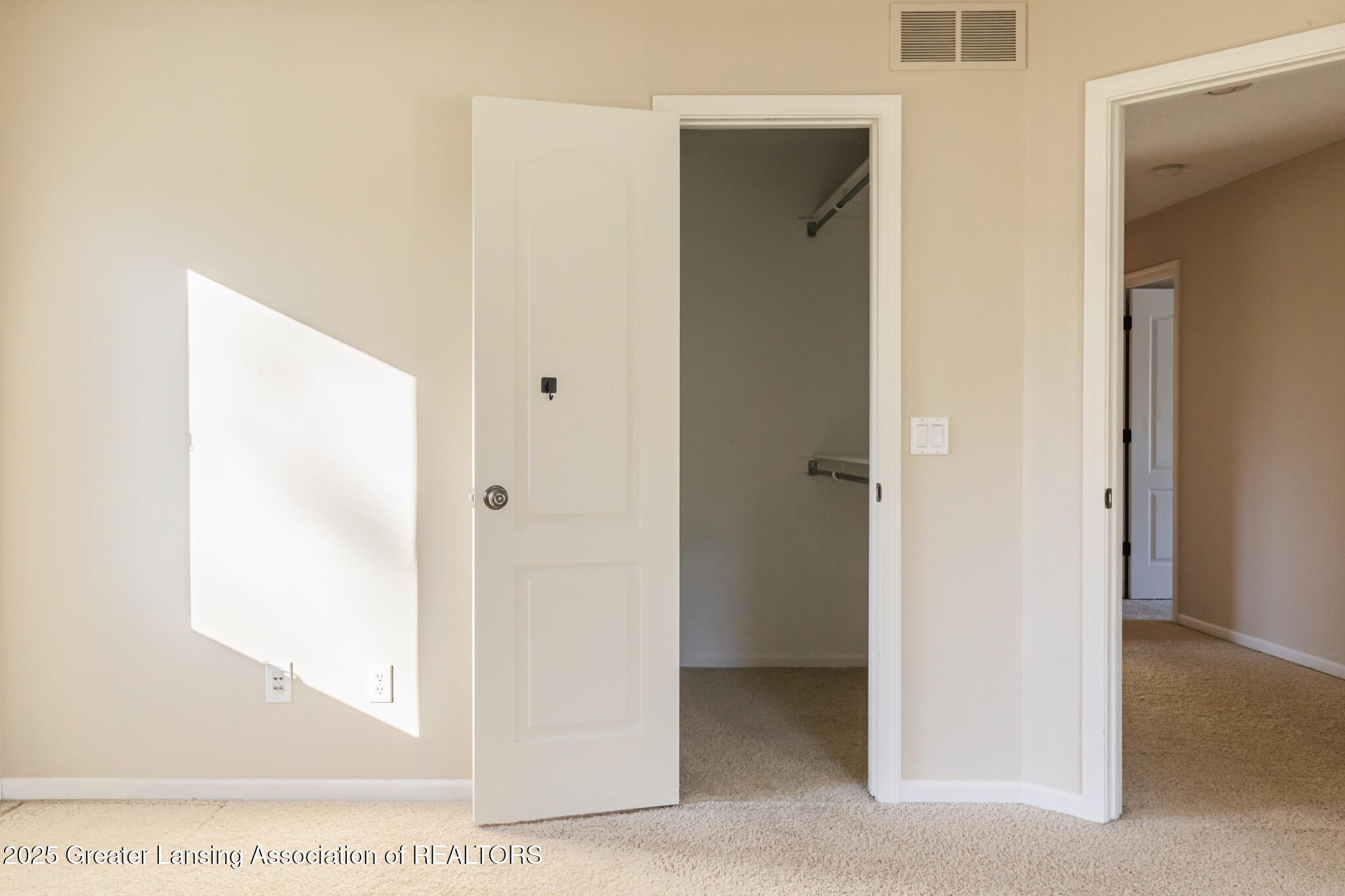 East Lansing, Michigan, 48823, United States, 5 Bedrooms Bedrooms, ,3 BathroomsBathrooms,Residential,For Sale,1991518