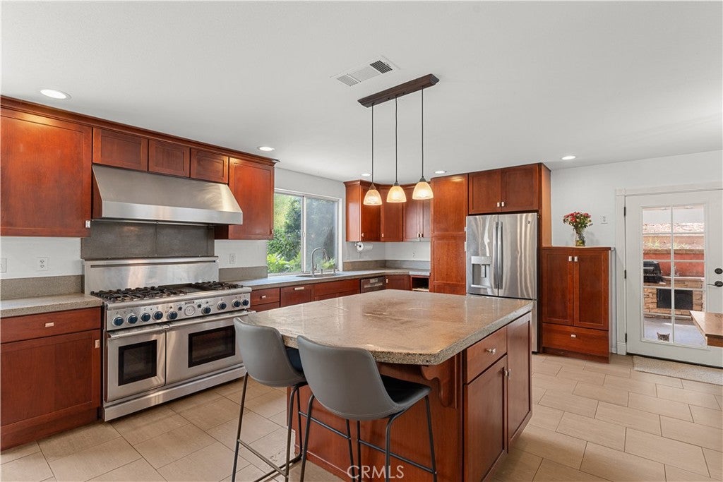 Yucaipa, California, 92399, United States, 5 Bedrooms Bedrooms, ,3 BathroomsBathrooms,Residential,For Sale,1943197