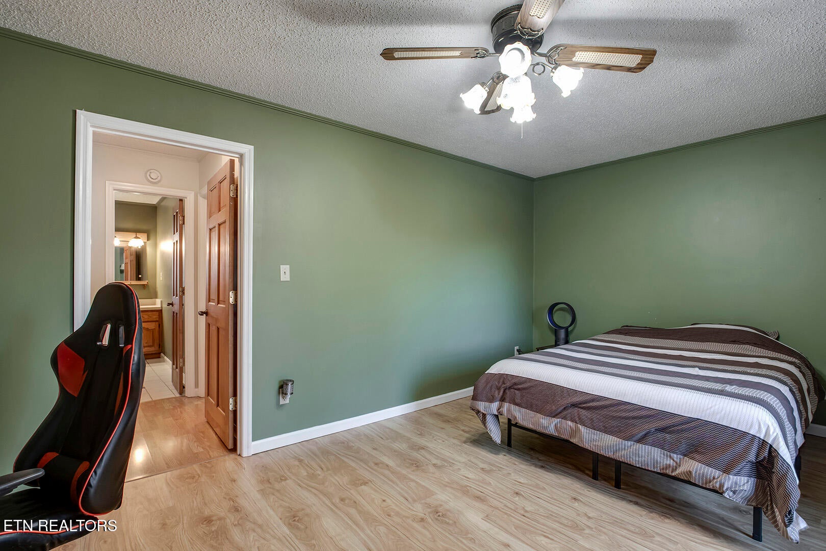 Loudon, Tennessee, 37774, United States, 3 Bedrooms Bedrooms, ,3 BathroomsBathrooms,Residential,For Sale,2013606