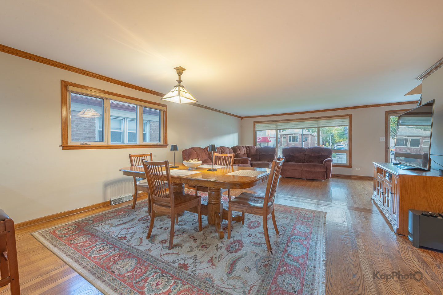 Chicago, Illinois, 60609, United States, 4 Bedrooms Bedrooms, ,3 BathroomsBathrooms,Residential,For Sale,1976093