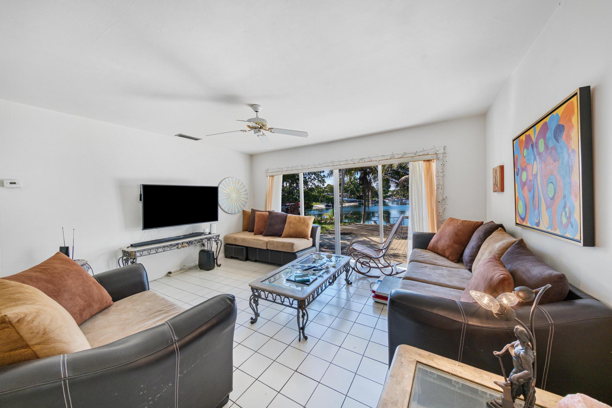 Miami, Florida, 33165, United States, 3 Bedrooms Bedrooms, ,2 BathroomsBathrooms,Residential,For Sale,1995452