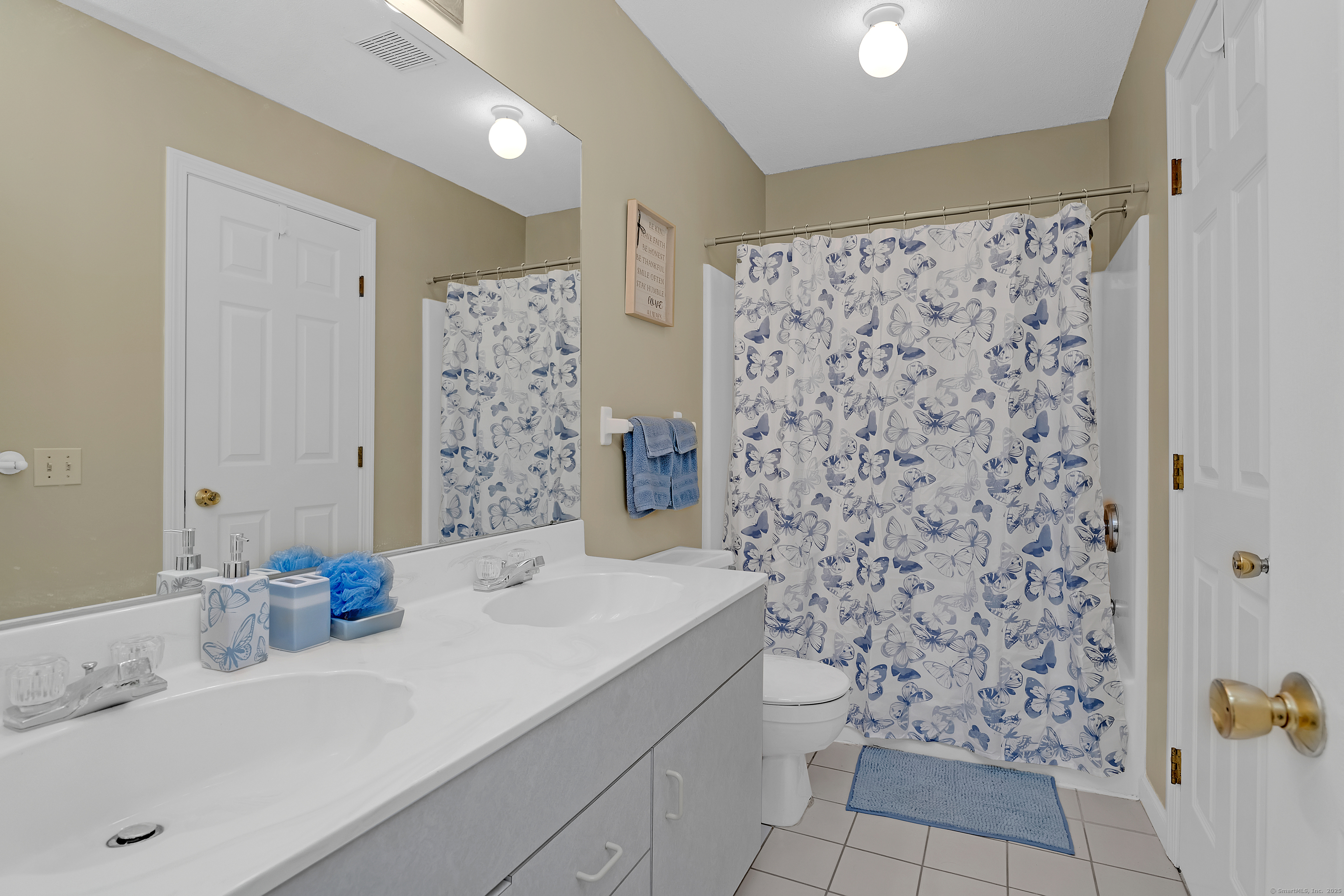 South Windsor, Connecticut, 06074, United States, 3 Bedrooms Bedrooms, ,4 BathroomsBathrooms,Residential,For Sale,1912297