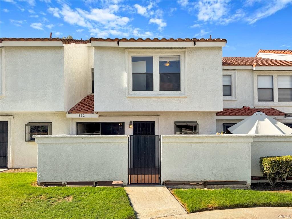 Santa Fe Springs, California, 90670, United States, 3 Bedrooms Bedrooms, ,2 BathroomsBathrooms,Residential,For Sale,1987363