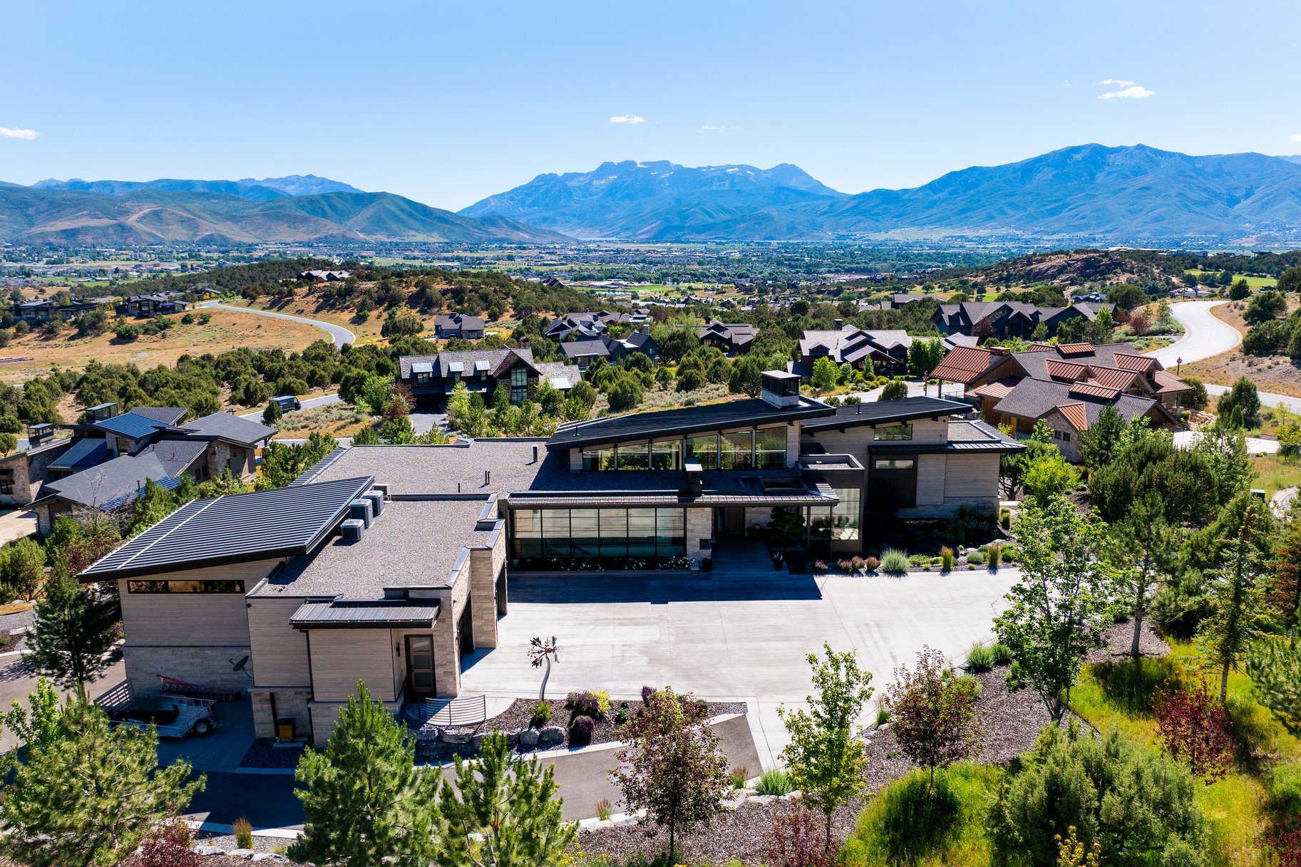  Luxury Lives Here  Architectural Masterpiece with Unmatched Privacy & Views - 物件實景