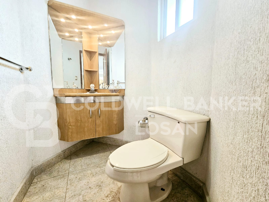 Naucalpan de Juárez, Estado de méxico, 53100, Mexico, 3 Bedrooms Bedrooms, ,4 BathroomsBathrooms,Residential,For Sale,1687508