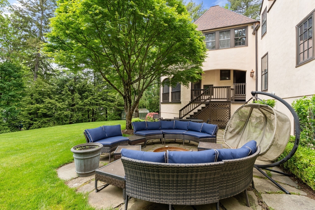 Newton, Massachusetts, 02467, United States, 5 Bedrooms Bedrooms, ,6 BathroomsBathrooms,Residential,For Sale,1807148
