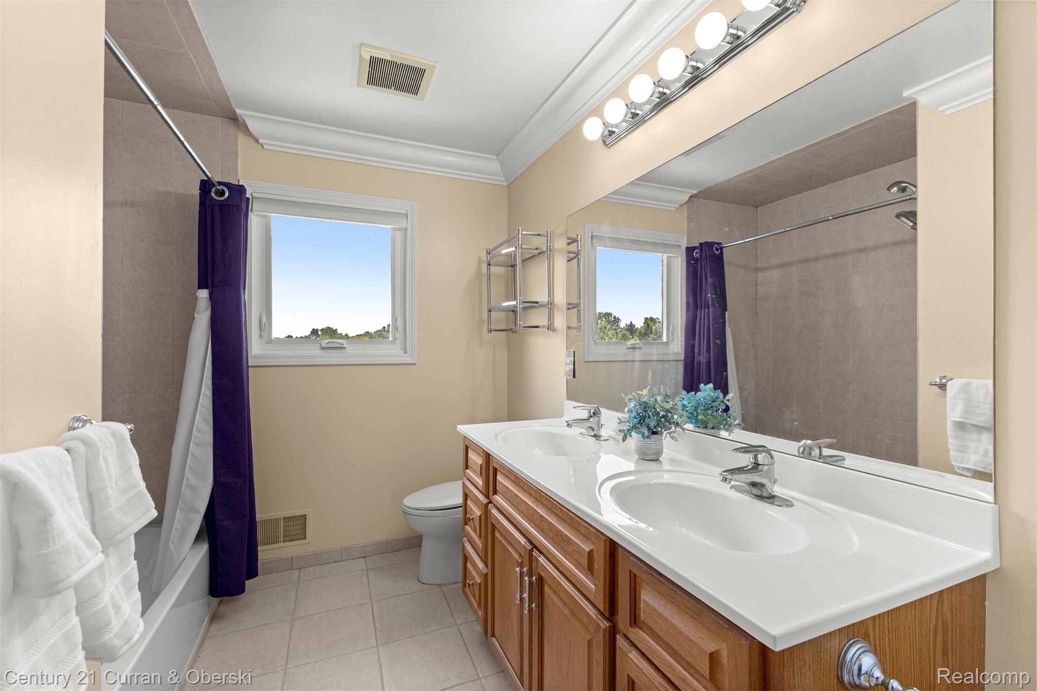 Groveland Township, Michigan, 48442, United States, 5 Bedrooms Bedrooms, ,6 BathroomsBathrooms,Residential,For Sale,1982712