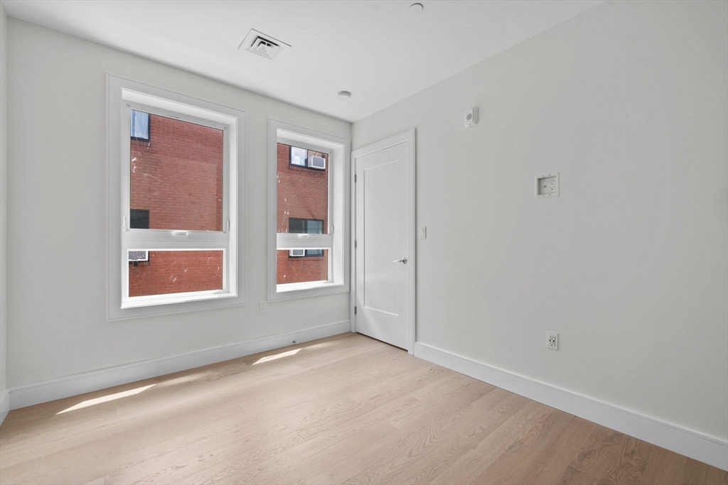 Boston, Massachusetts, 02128, United States, 2 Bedrooms Bedrooms, ,2 BathroomsBathrooms,Residential,For Sale,1942738