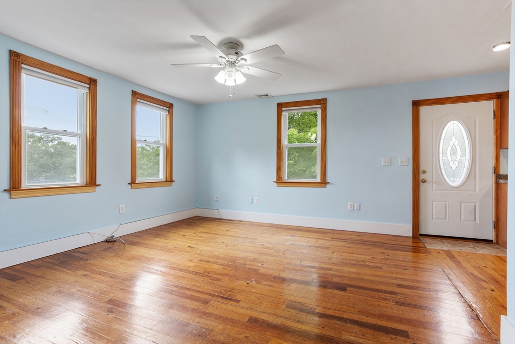 Groton, Massachusetts, 01450, United States, 3 Bedrooms Bedrooms, ,2 BathroomsBathrooms,Residential,For Sale,1983449