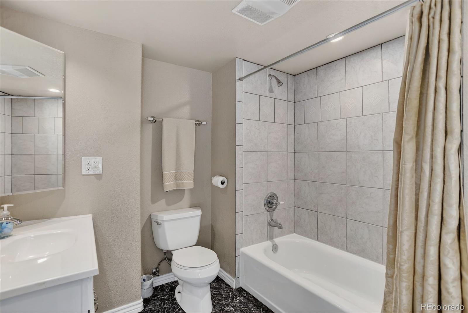 Lakewood, Colorado, 80232, United States, 3 Bedrooms Bedrooms, ,4 BathroomsBathrooms,Residential,For Sale,1941037