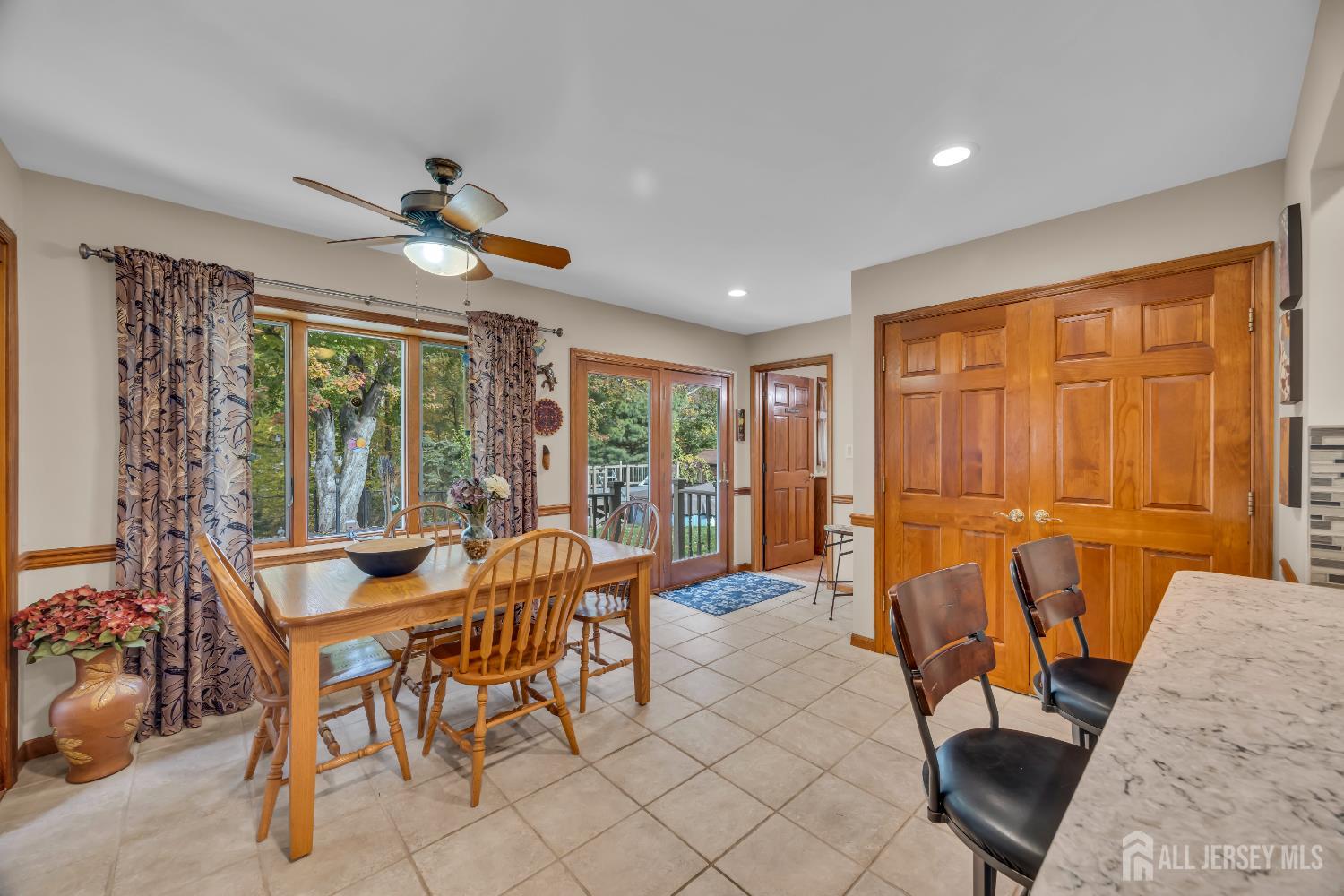 Edison, New Jersey, 08820, United States, 3 Bedrooms Bedrooms, ,2 BathroomsBathrooms,Residential,For Sale,1989177