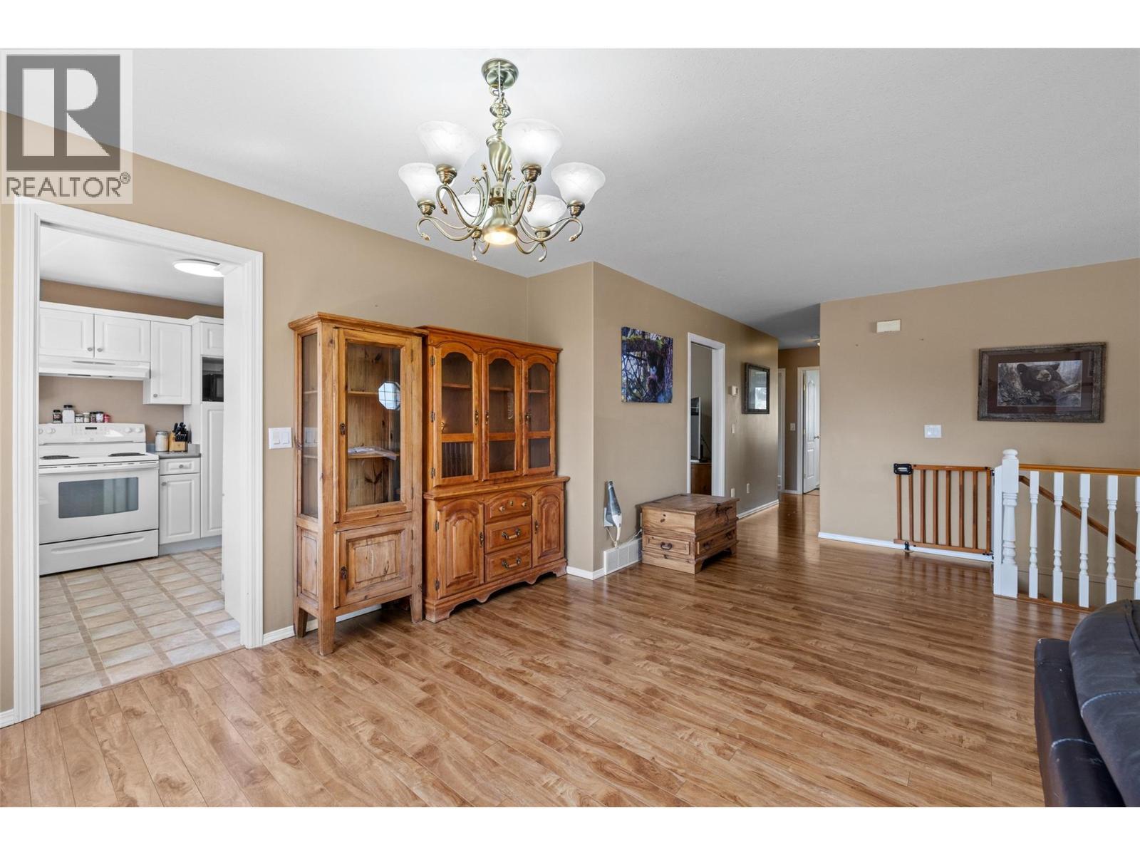 LAKE COUNTRY, British Columbia, V4V 1J1, CA, 5 Bedrooms Bedrooms, ,3 BathroomsBathrooms,Residential,For Sale,1950737