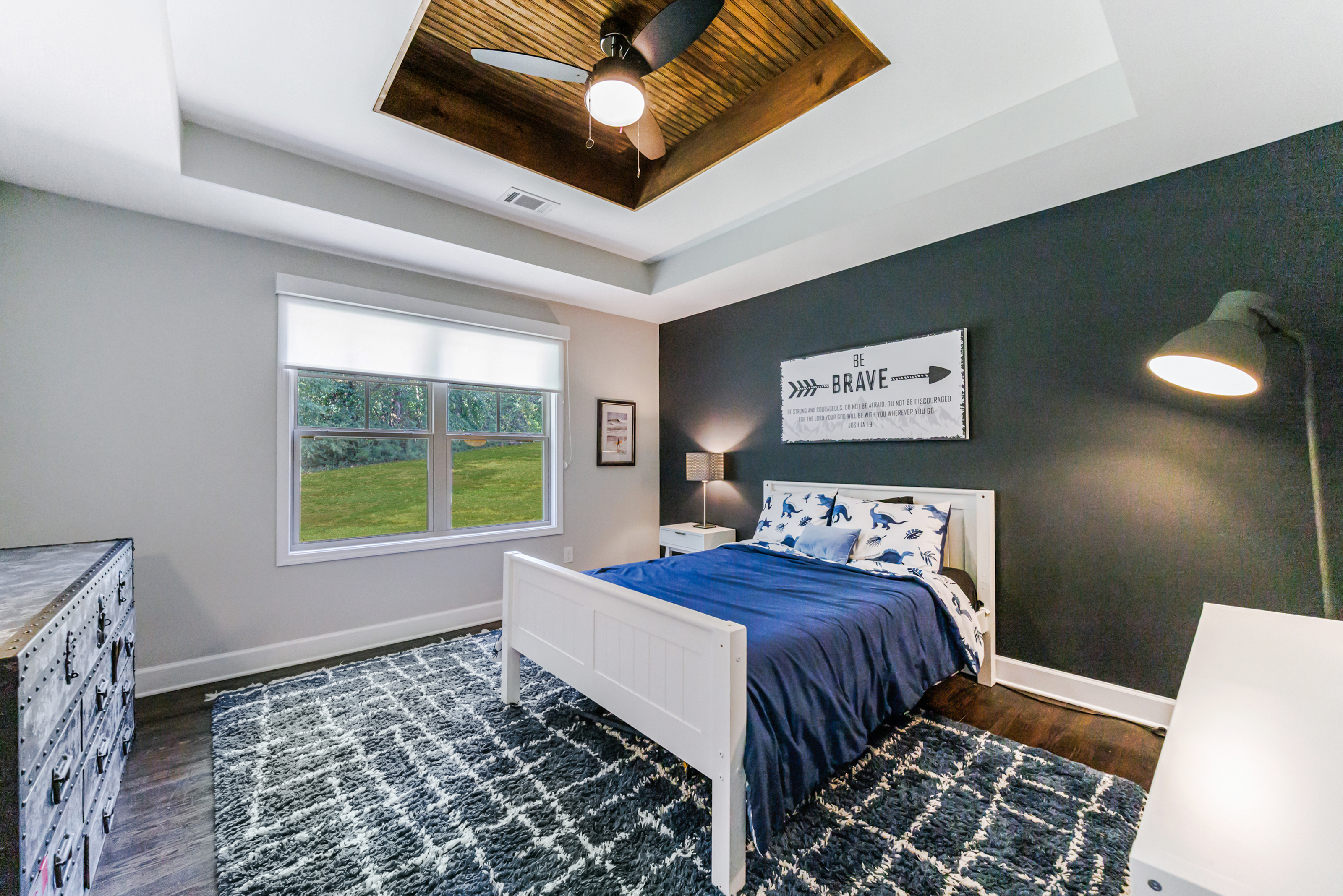  Stunning Fully Renovated Oasis on 2.4+/- Acres - 物件實景