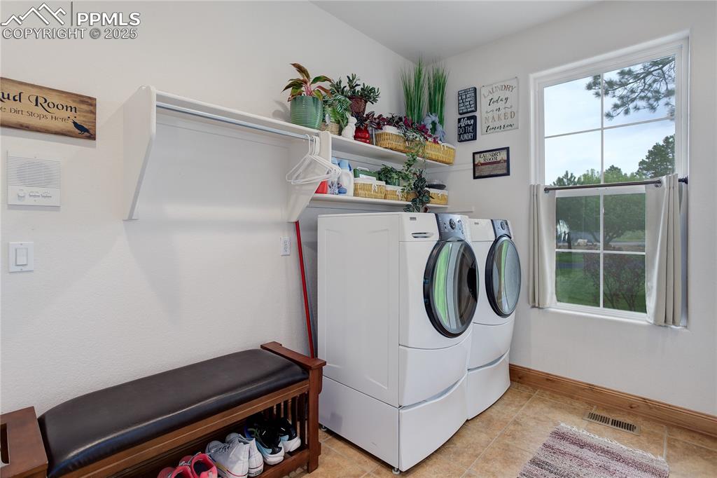 Colorado Springs, Colorado, 80908, United States, 4 Bedrooms Bedrooms, ,4 BathroomsBathrooms,Residential,For Sale,1839239