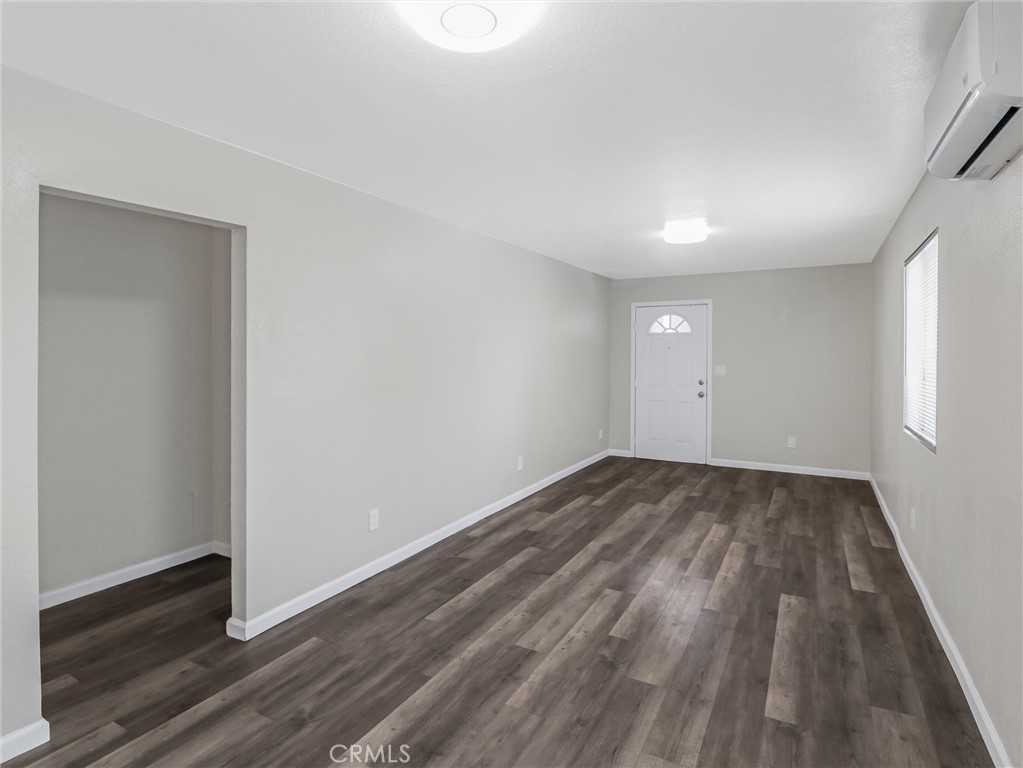 Los Angeles, California, 90003, United States, 5 Bedrooms Bedrooms, ,3 BathroomsBathrooms,Residential,For Sale,1935114
