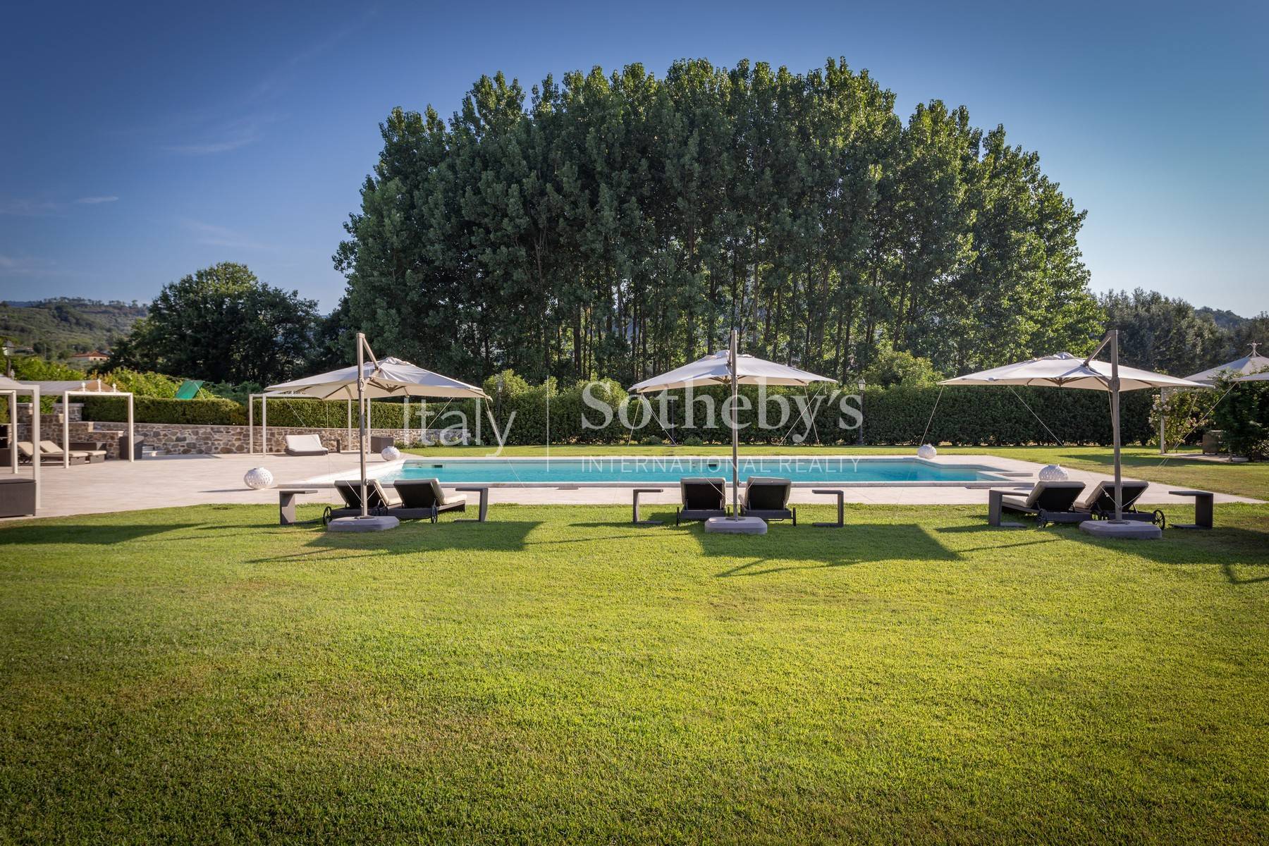  Prestigious luxury villa between Forte dei Marmi and Florence - 物件實景