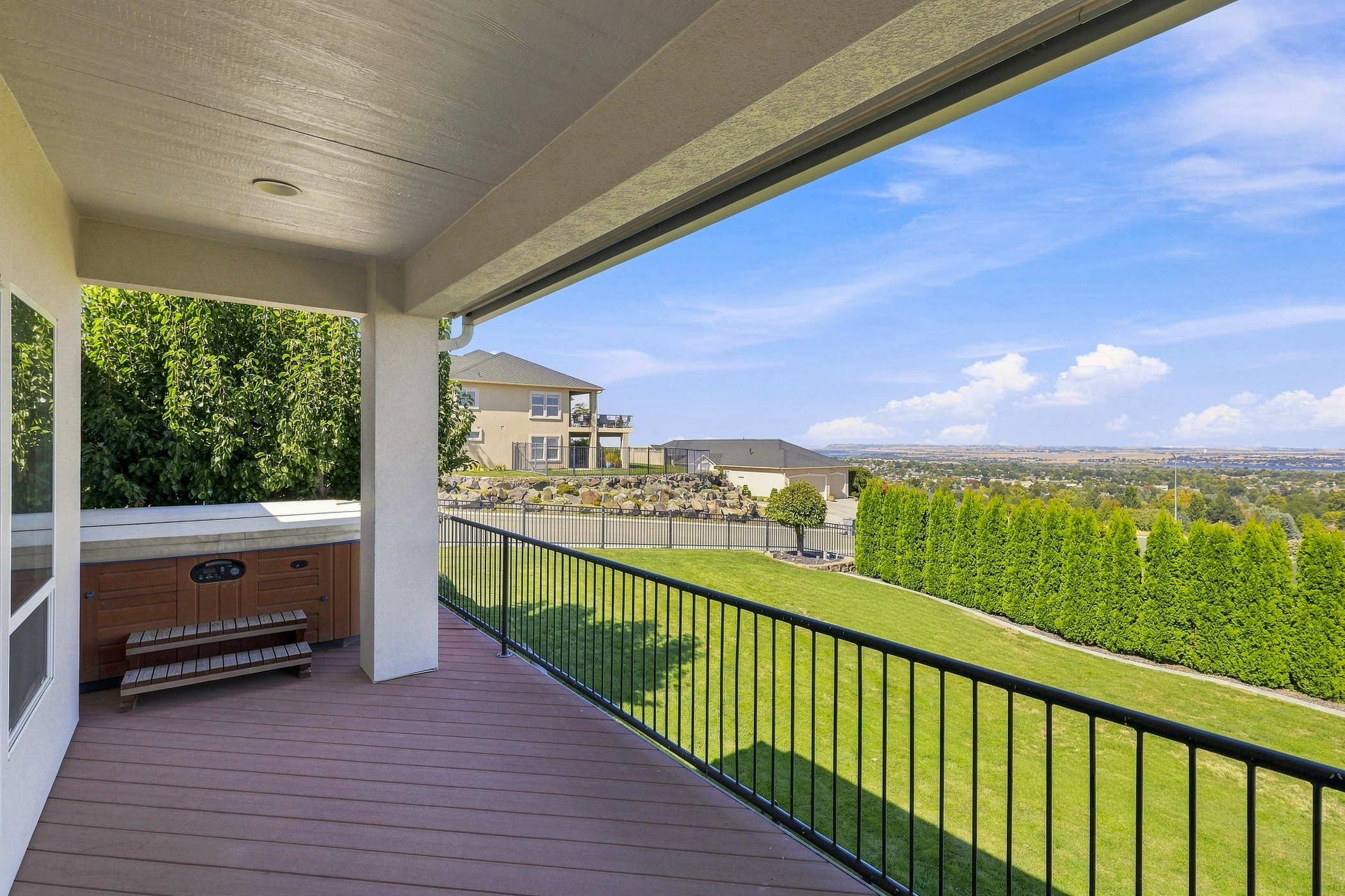  Welcome to 292 Meadow Hills Dr - 物件實景