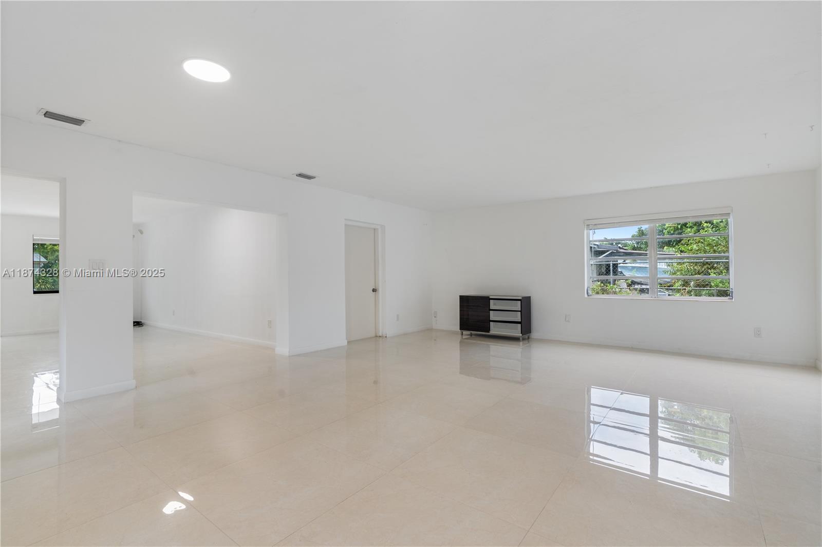 Miami, Florida, 33176, United States, 3 Bedrooms Bedrooms, ,1 BathroomBathrooms,Residential,For Sale,1941991