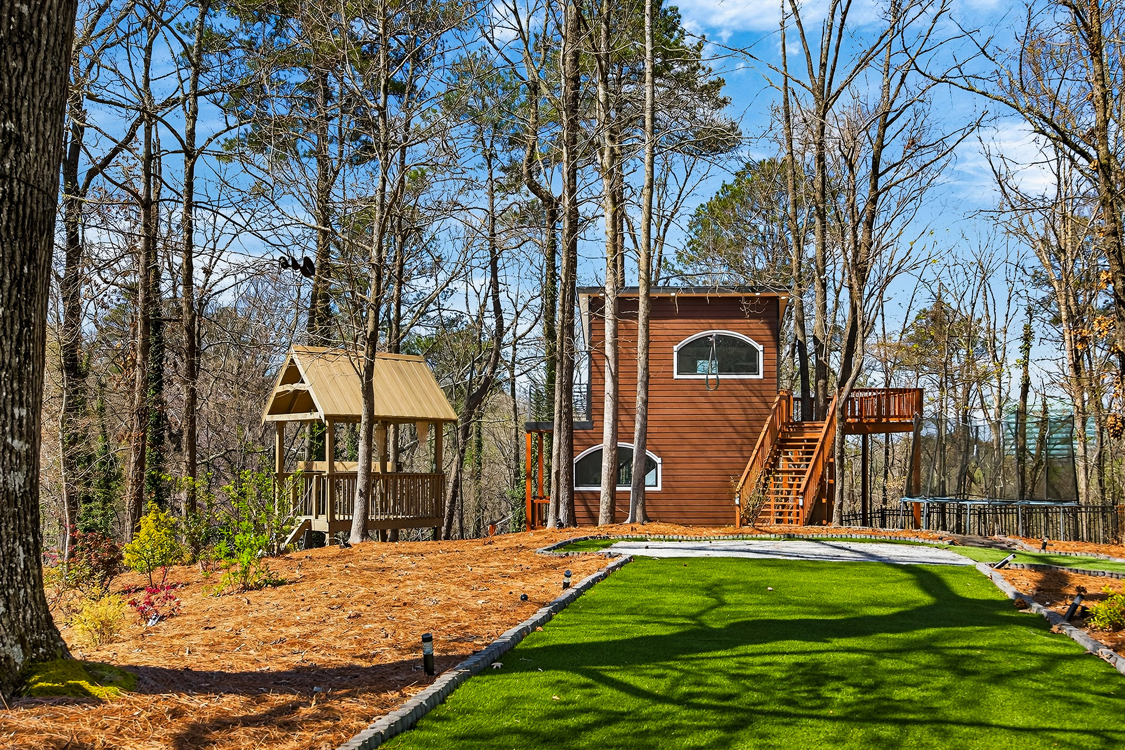  Exceptional Gated Estate with Resort-caliber Grounds - 物件實景