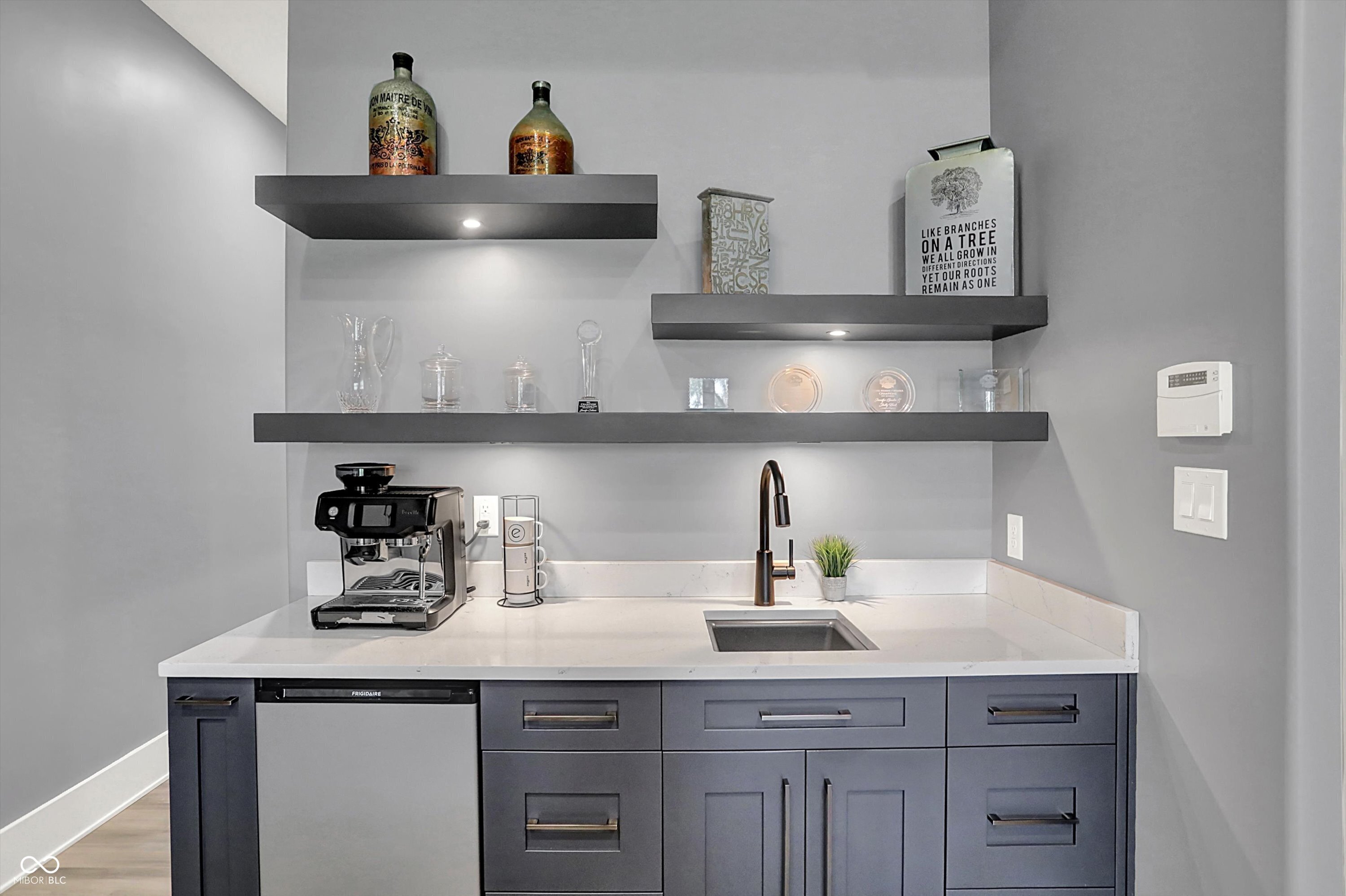 Greenwood, Indiana, 46143, United States, 4 Bedrooms Bedrooms, ,4 BathroomsBathrooms,Residential,For Sale,1978019