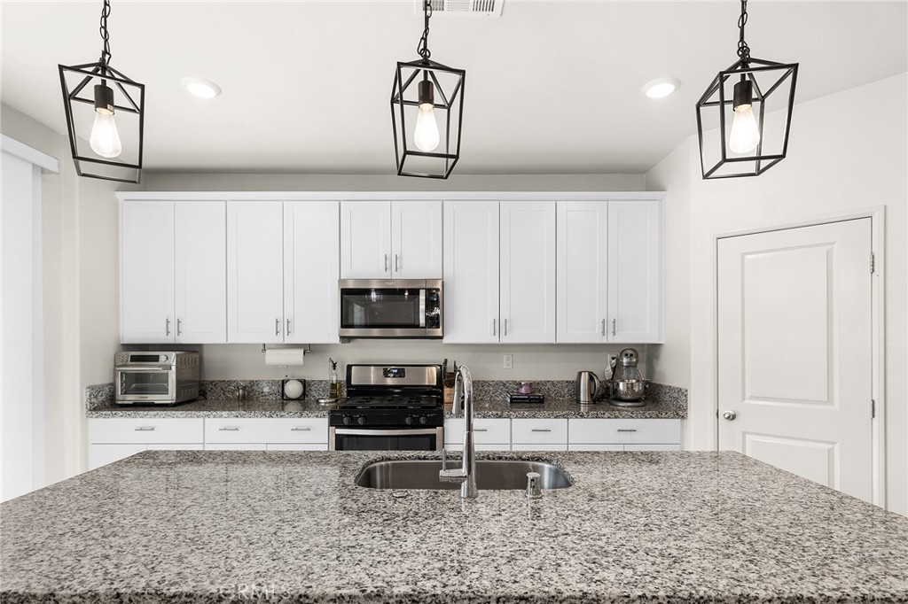 Menifee, California, 92584, United States, 4 Bedrooms Bedrooms, ,3 BathroomsBathrooms,Residential,For Sale,1942234
