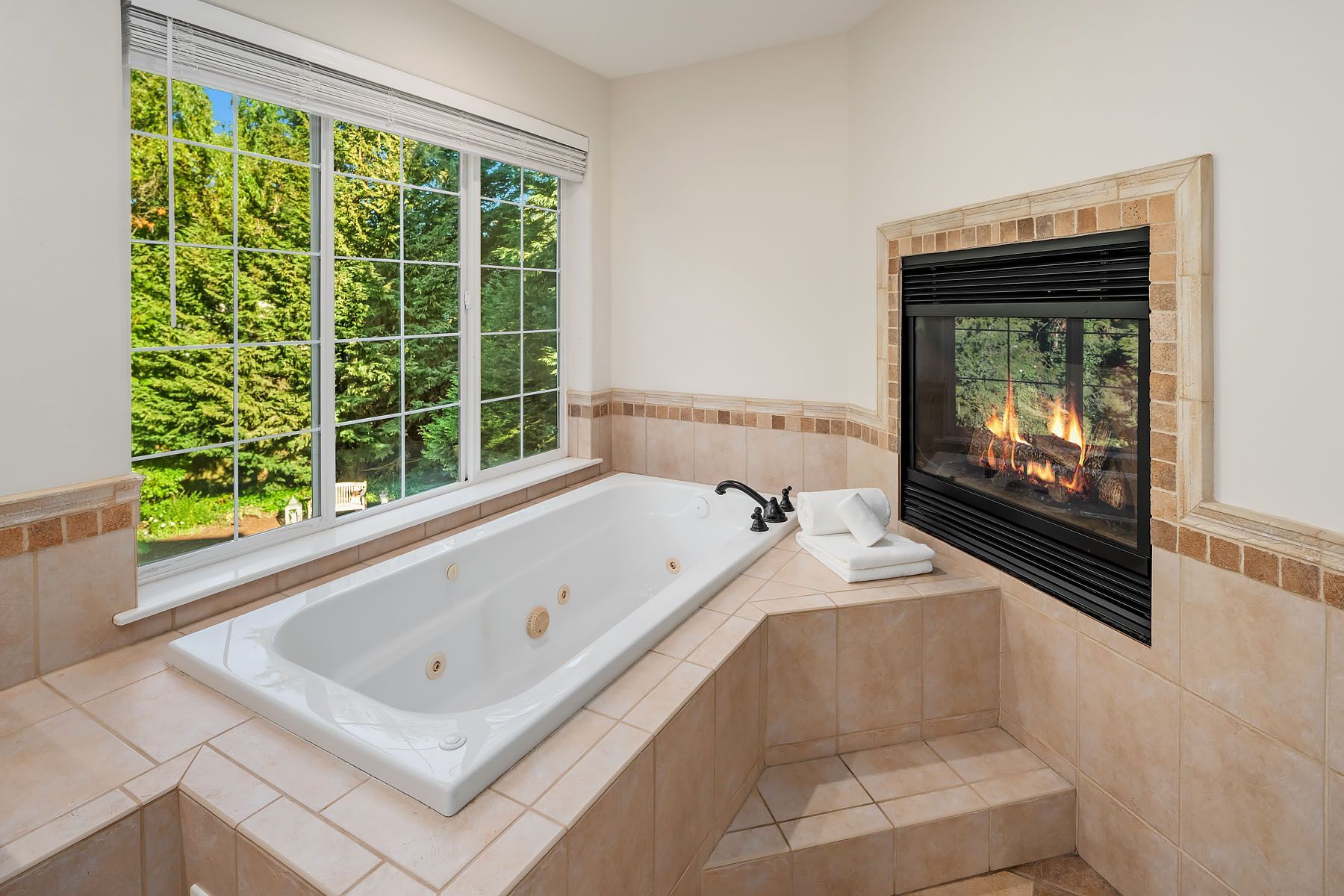  12022 NE 97th Street, Kirkland, WA 98033 - 物件實景