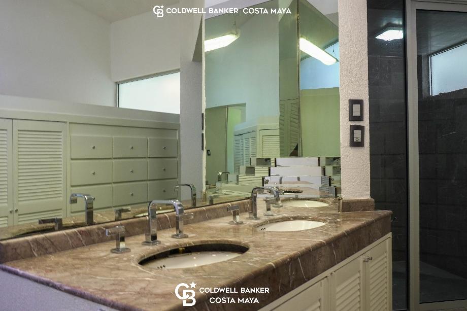 Privada Emiliano Zapata, Puebla, Puebla, 72190, Mexico, 5 Bedrooms Bedrooms, ,7 BathroomsBathrooms,Residential,For Sale,Privada Emiliano Zapata,1625472