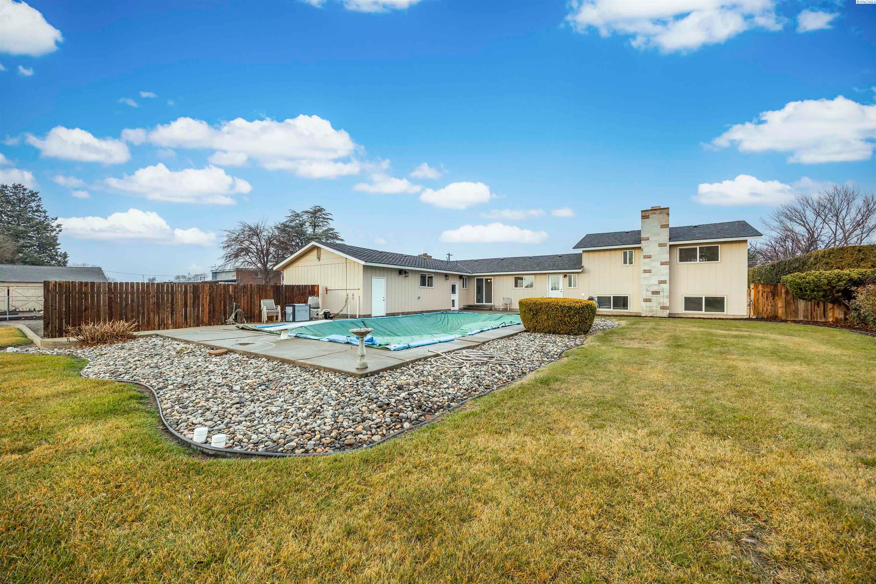 Grandview, Washington, 98930, United States, 4 Bedrooms Bedrooms, ,3 BathroomsBathrooms,Residential,For Sale,2007847