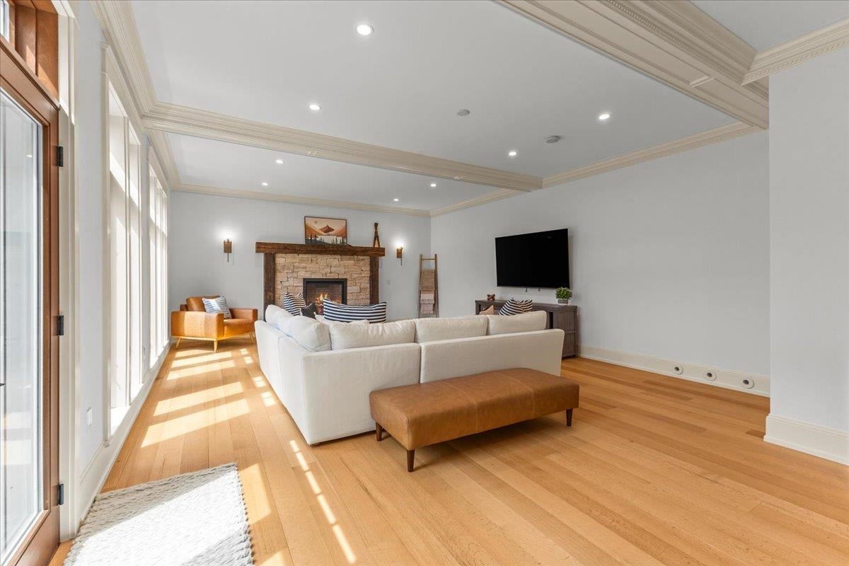 Stowe, Vermont, 05672, United States, 5 Bedrooms Bedrooms, ,7 BathroomsBathrooms,Residential,For Sale,1875535