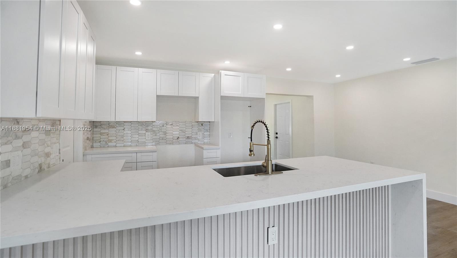 Sunrise, Florida, 33322, United States, 3 Bedrooms Bedrooms, ,2 BathroomsBathrooms,Residential,For Sale,1950754