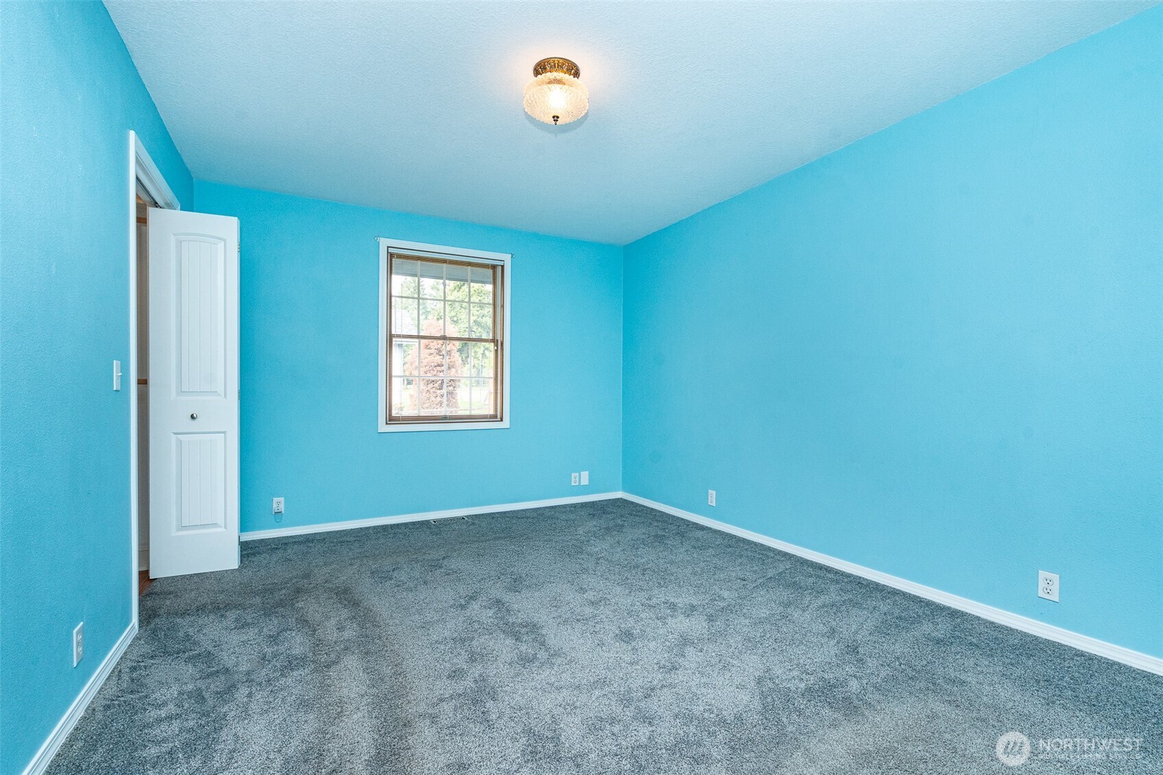 Winlock, Washington, 98596, United States, 3 Bedrooms Bedrooms, ,2 BathroomsBathrooms,Residential,For Sale,2015352