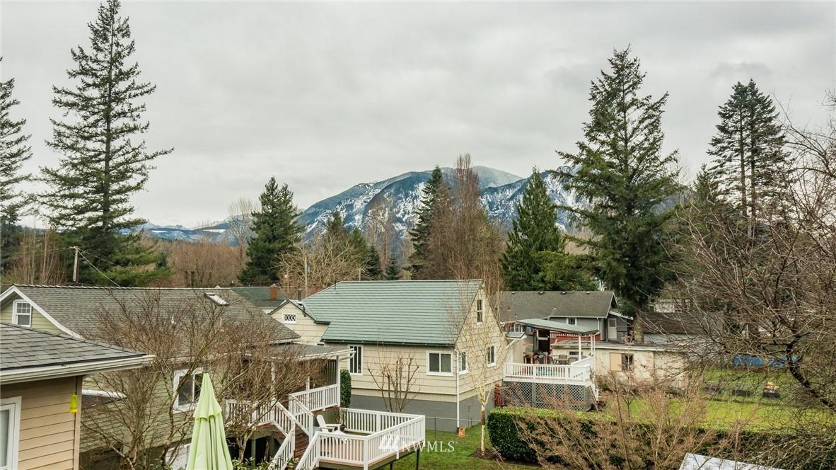 39735 WALNUT STREET, SNOQUALMIE, Washington, 98065, United States, 3 Bedrooms Bedrooms, ,3 BathroomsBathrooms,Residential,For Sale,39735 WALNUT STREET,1627977