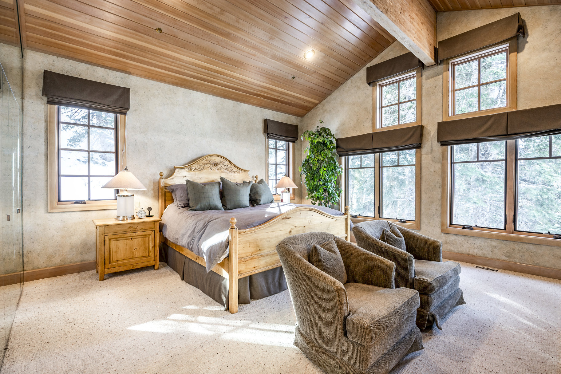  Rare End Unit in Stag Lodge with Unmatched Views & Ski Access - 物件實景