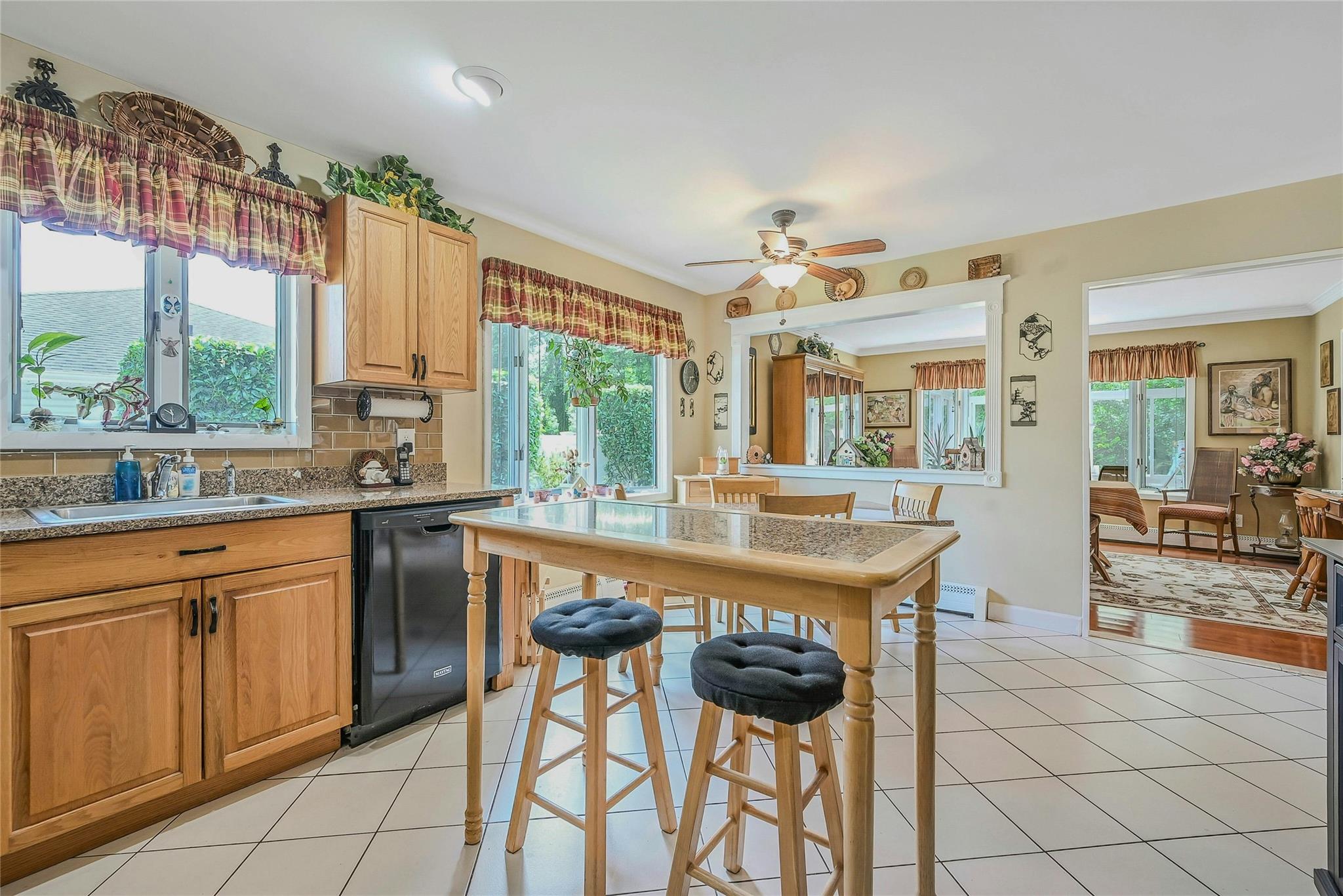 Sayville, New York, 11782, United States, 3 Bedrooms Bedrooms, ,2 BathroomsBathrooms,Residential,For Sale,1892775
