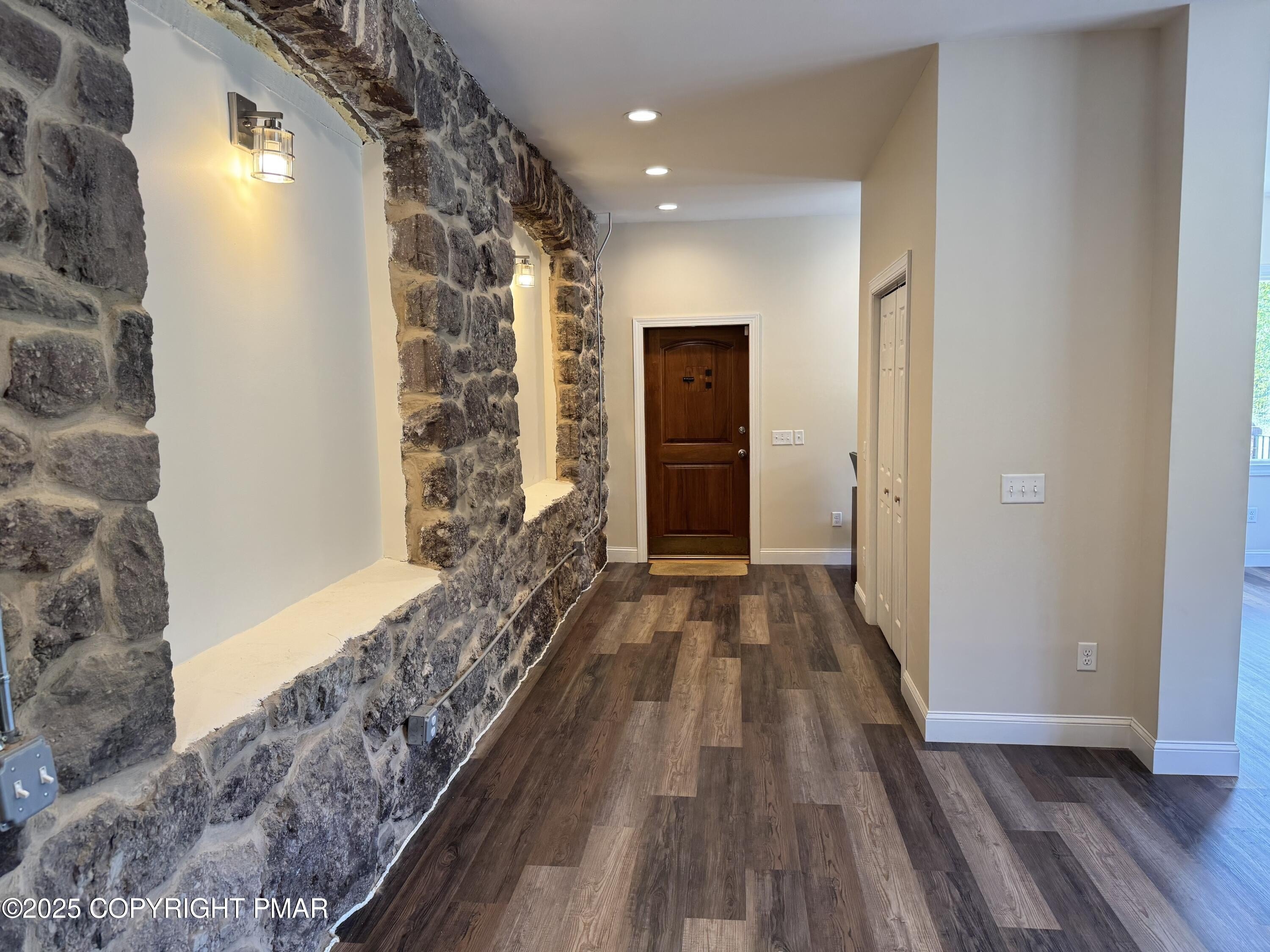 Blakeslee, Pennsylvania, 18610, United States, 5 Bedrooms Bedrooms, ,4 BathroomsBathrooms,Residential,For Sale,1937474