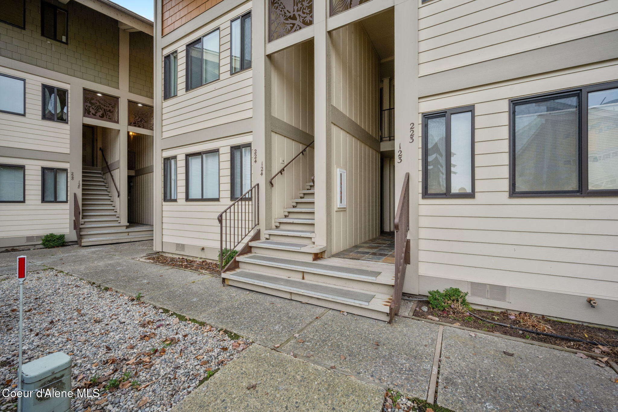 Sandpoint, Idaho, 83864, United States, 2 Bedrooms Bedrooms, ,Residential,For Sale,1999748