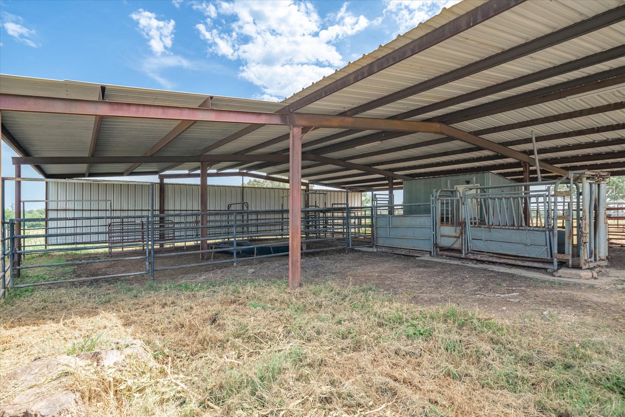 9208 FM 17, Grand Saline, Texas, 75140, United States, 5 Bedrooms Bedrooms, ,6 BathroomsBathrooms,Residential,For Sale,9208 FM 17,1317594