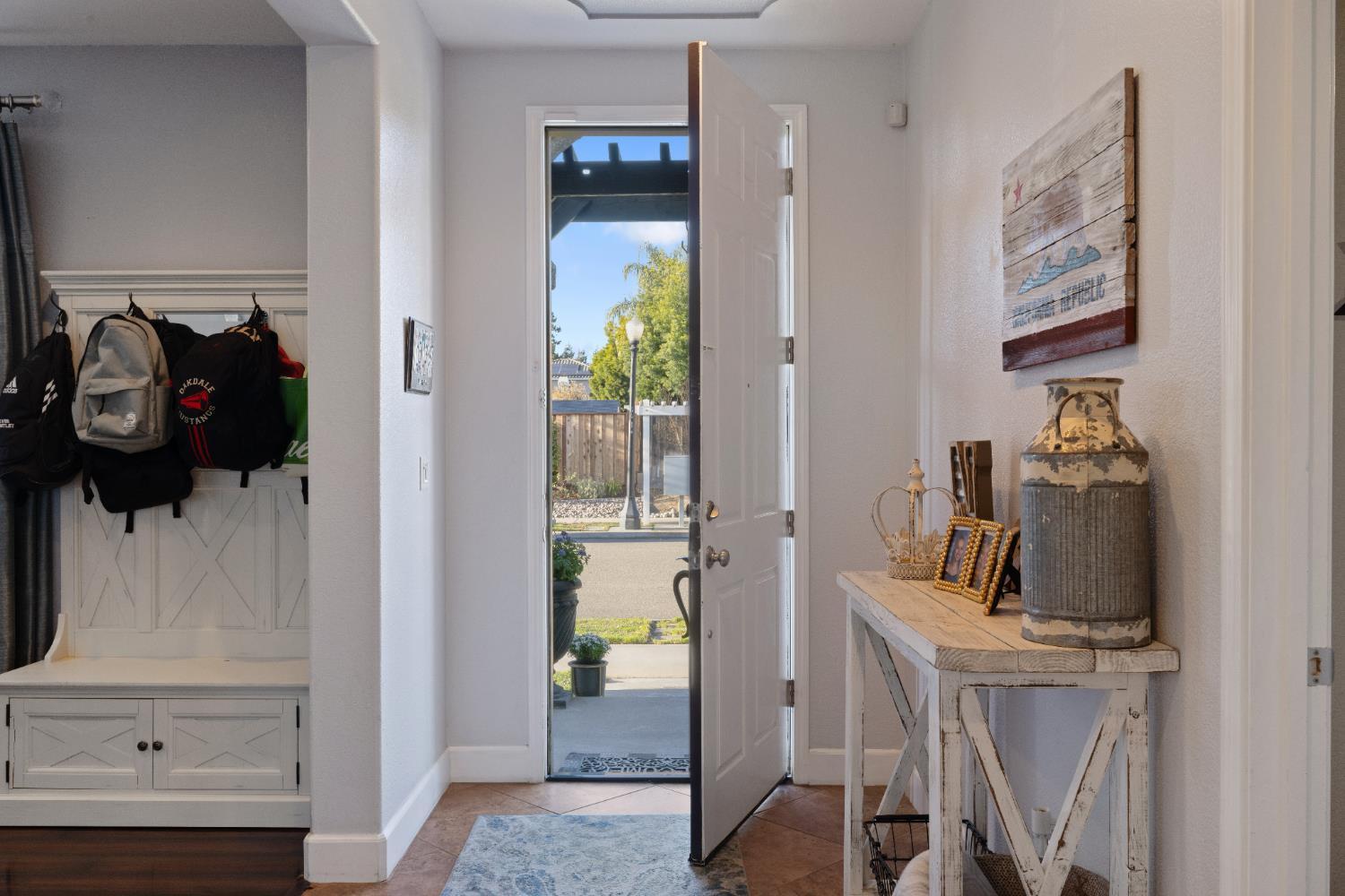 Oakdale, California, 95361, United States, 4 Bedrooms Bedrooms, ,4 BathroomsBathrooms,Residential,For Sale,2011319