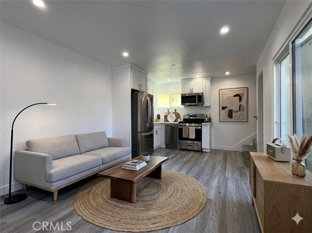 LA, California, 90008, United States, 5 Bedrooms Bedrooms, ,4 BathroomsBathrooms,Residential,For Sale,2023557