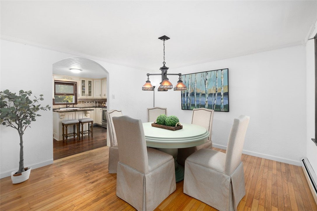 South Kingstown, Rhode Island, 02879, United States, 3 Bedrooms Bedrooms, ,2 BathroomsBathrooms,Residential,For Sale,1987683