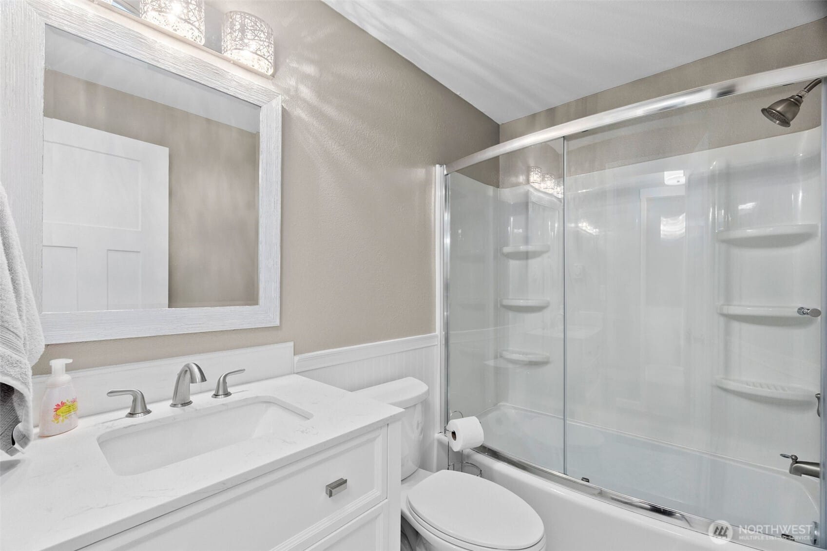 Lacey, Washington, 98513, United States, 4 Bedrooms Bedrooms, ,1 BathroomBathrooms,Residential,For Sale,1989155