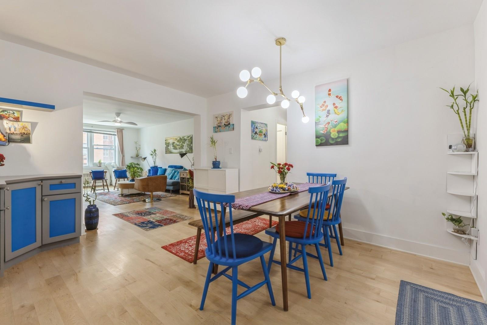 Forest Hills, New York, 11375, United States, 2 Bedrooms Bedrooms, ,2 BathroomsBathrooms,Residential,For Sale,1905946