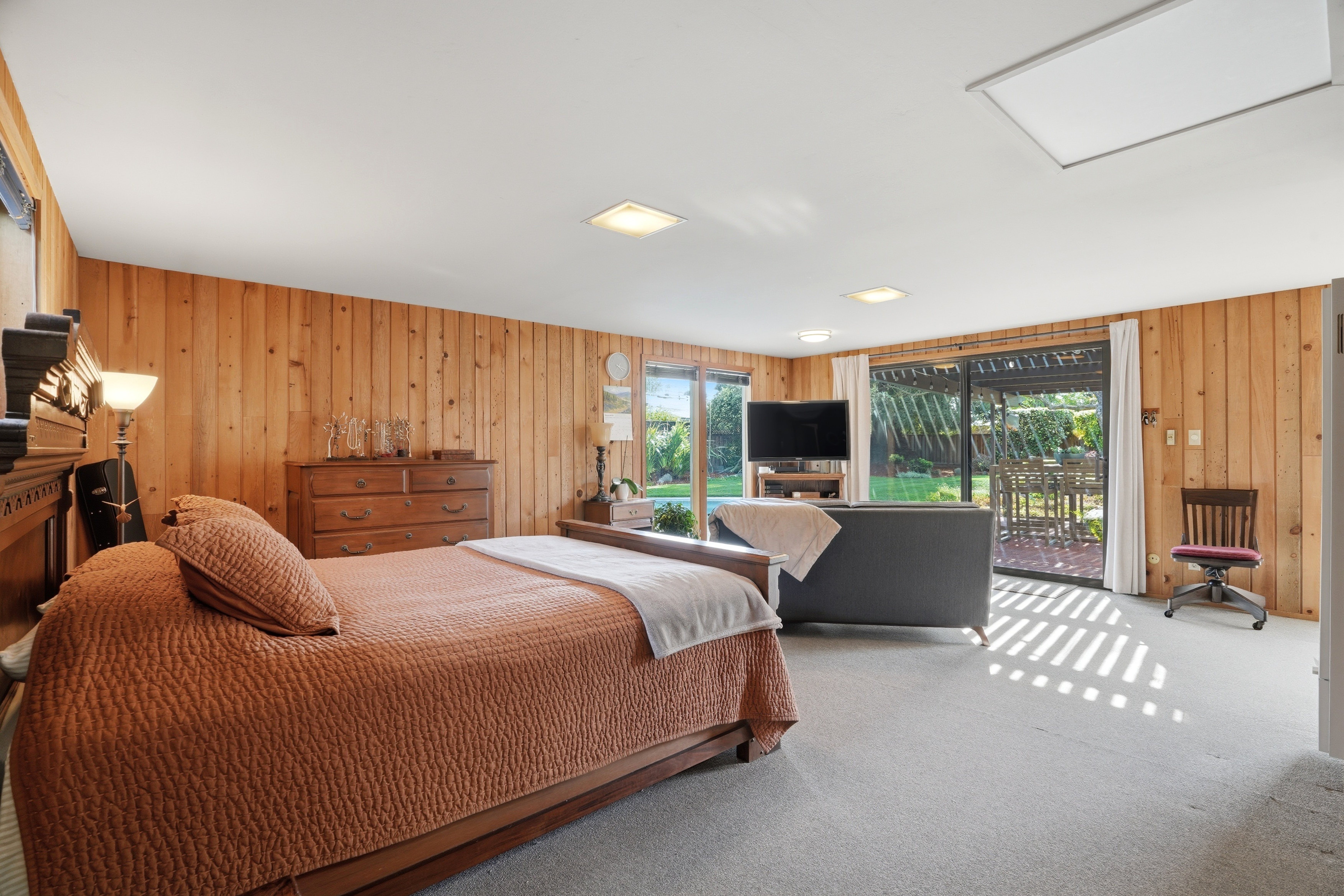  Single-Level Rancher in Coveted Neighborhood - 物件實景