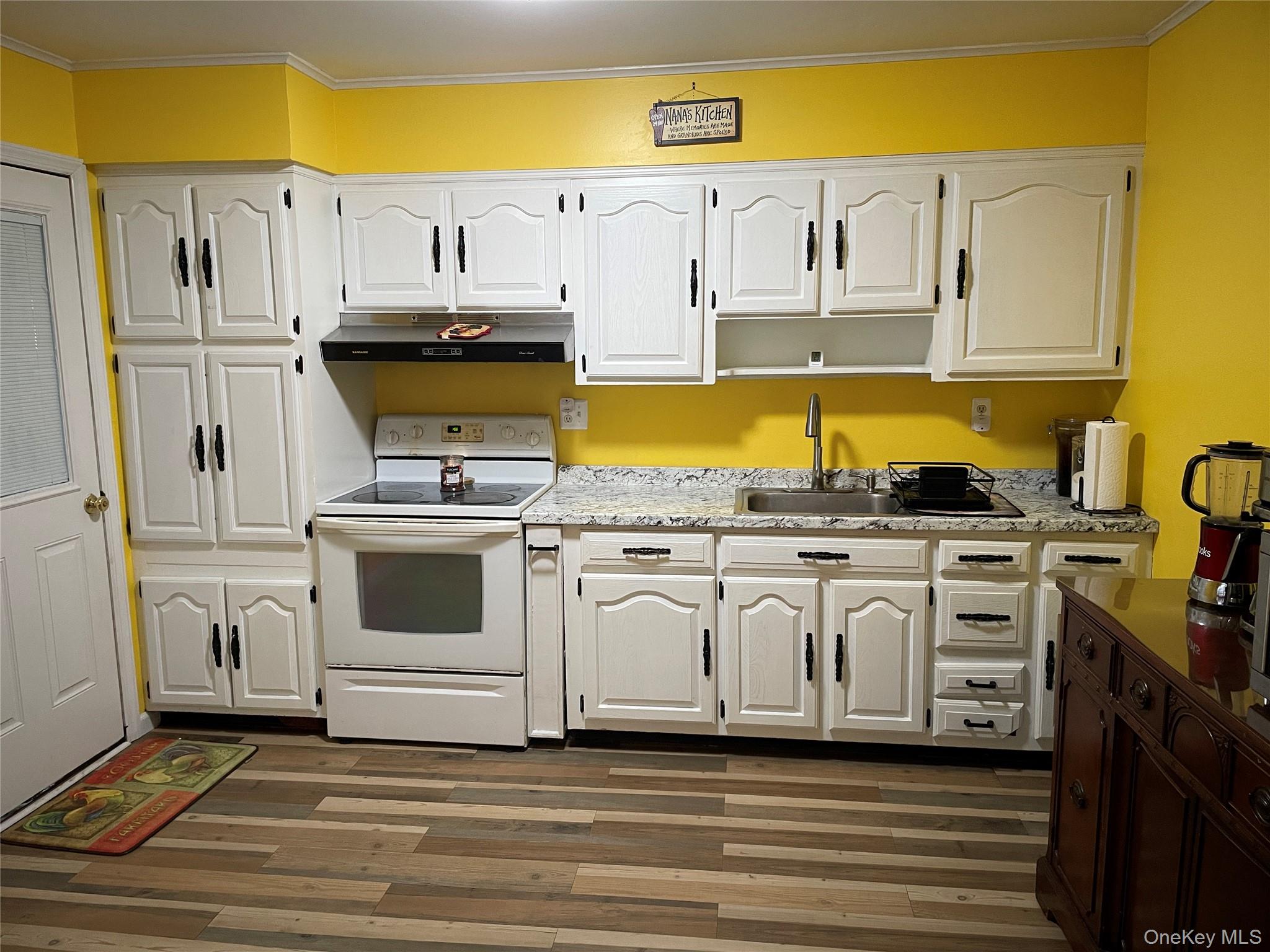 Lindenhurst, New York, 11757, United States, 4 Bedrooms Bedrooms, ,2 BathroomsBathrooms,Residential,For Sale,1989888