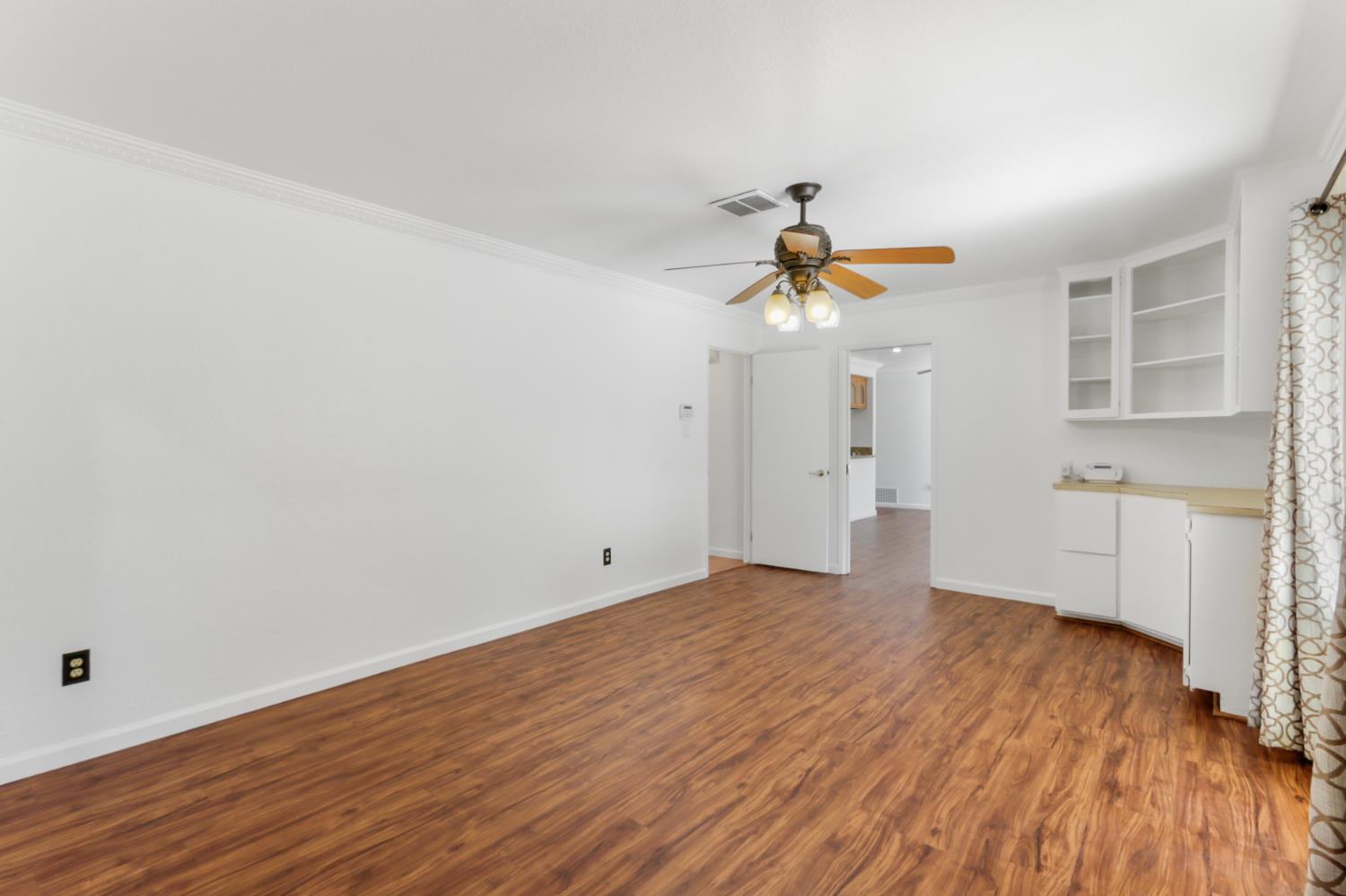 Elk Grove, California, 95624, United States, 4 Bedrooms Bedrooms, ,3 BathroomsBathrooms,Residential,For Sale,1987914