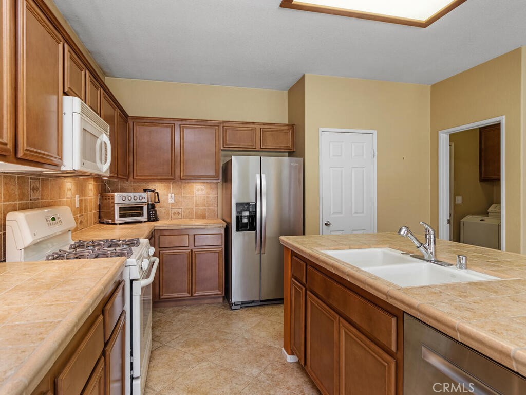Palm Springs, California, 92262, United States, 3 Bedrooms Bedrooms, ,2 BathroomsBathrooms,Residential,For Sale,1938001