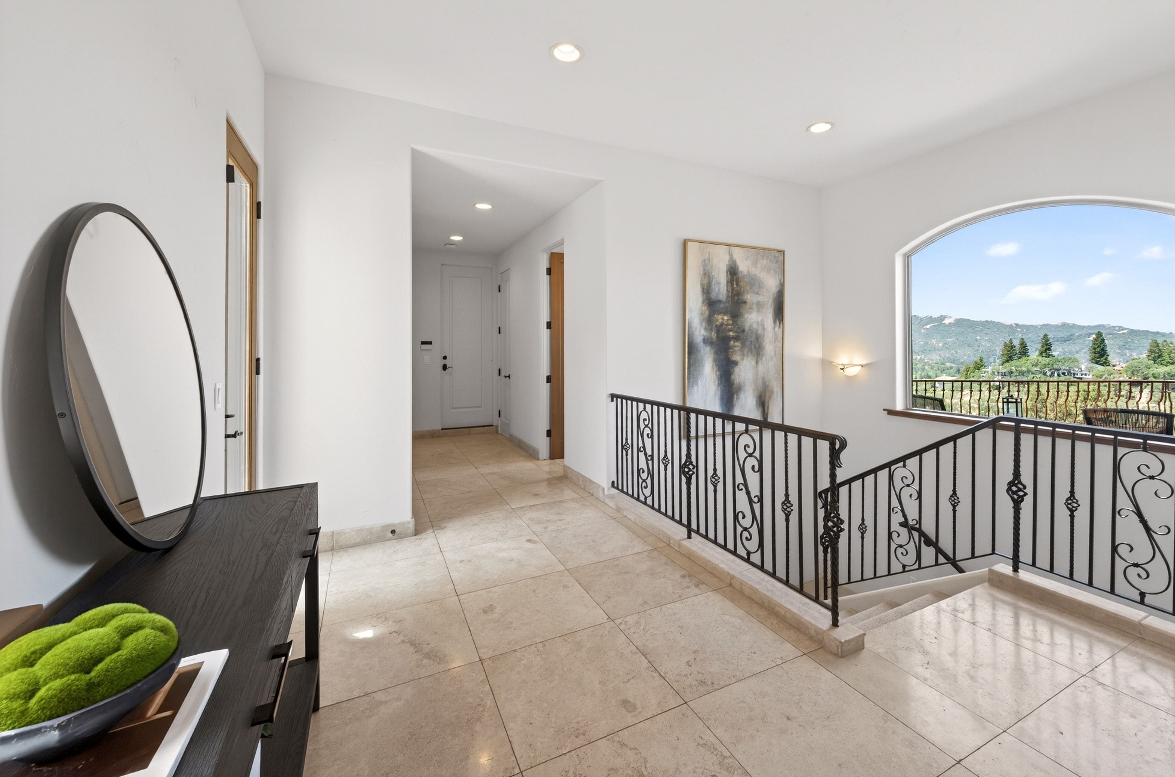  An Extraordinary Round Hill Estate Defined by Privacy, Views, and Sophistication - 物件實景