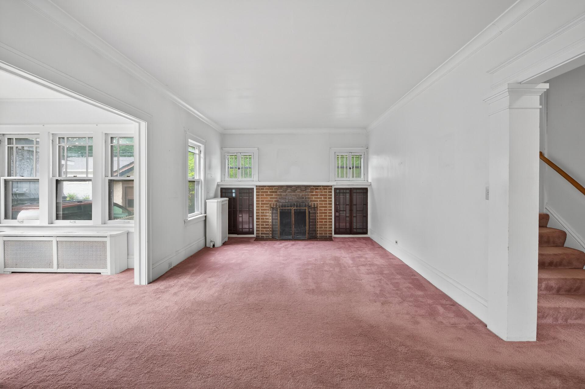 Minneapolis, Minnesota, 55409, United States, 4 Bedrooms Bedrooms, ,2 BathroomsBathrooms,Residential,For Sale,1959078